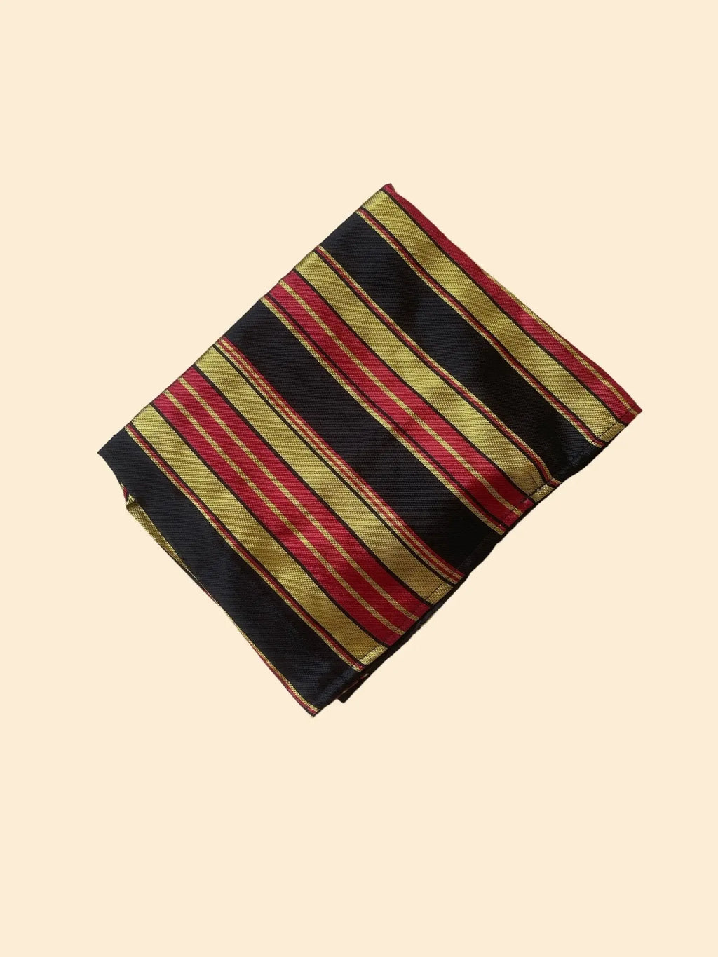 Chemin de table Berbère – Élégance artisanale et motifs inspirés de l'art berbère pour sublimer votre décoration